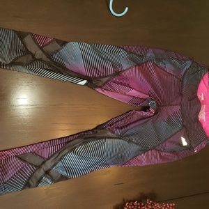 Super Cute! EUC Avia Athletic Capris Size XS